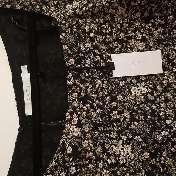 ASTRA / Symmetric Neck Puff Shoulder Dress In Black Floral / L / NWT - Picture 5 of 7